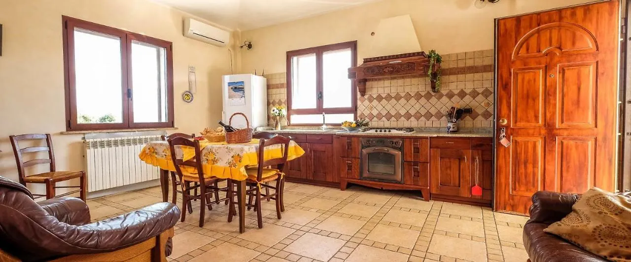 Villa Limone Auf Olivenhain, Smartworking ゴンネーザ 0*,  イタリア